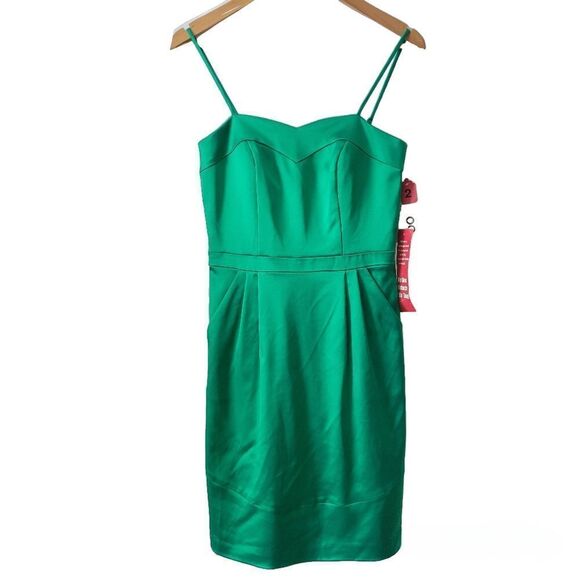 💚NWT Elegant Satin Green Dress - Picture 1 of 14